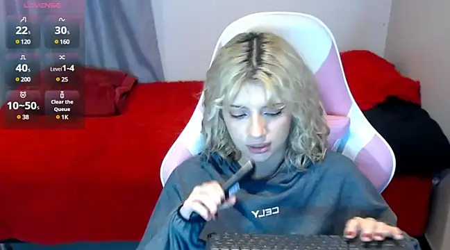 HiScarlett online show from 03.23.25