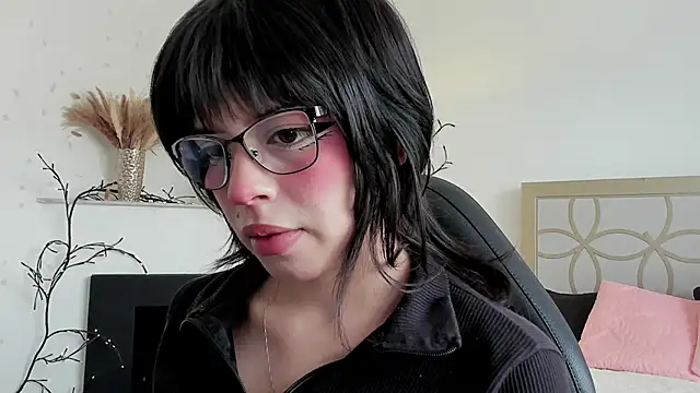 Snapshot of NattashaHotson chatting on 02.02.25 NattashaHotson online show from 02.02.25