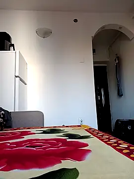 Snapshot of Virgin_Pussy_Love chatting on 12.14.24 Virgin Pussy Love online show from 12.14.24