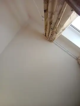 Snapshot of Virgin_Pussy_Love chatting on 12.23.24 Virgin Pussy Love online show from 12.23.24