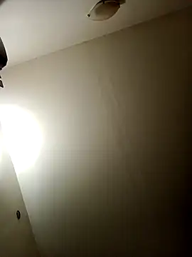 Snapshot of Virgin_Pussy_Love chatting on 11.18.25 Virgin Pussy Love online show from 11.18.25