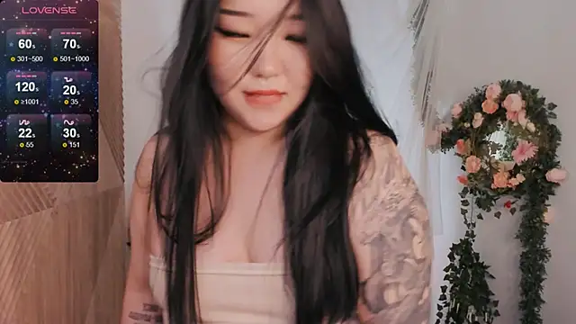 Snapshot of mei_honey_ chatting on 02.21.25 mei honey  online show from 02.21.25