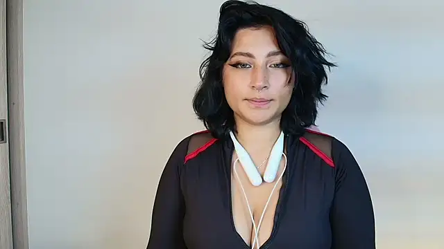 Pauilina online show from 01.24.25