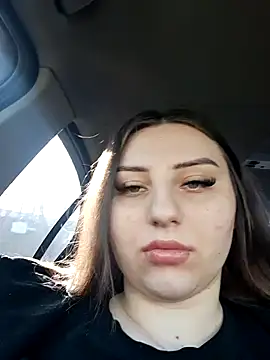 Snapshot of KarinaCelinne chatting on 01.05.25 KarinaCelinne online show from 01.05.25