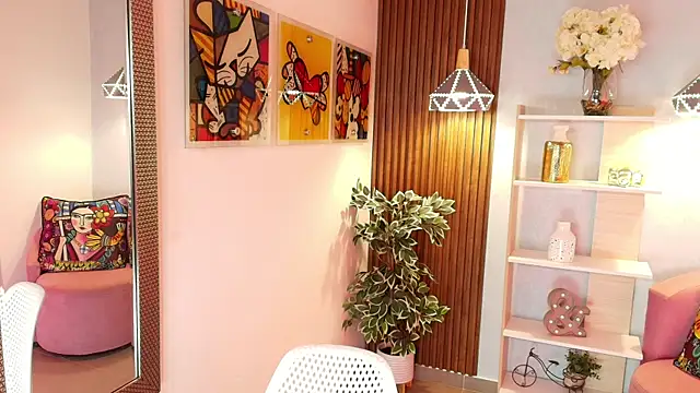 Dalila Sky online show from 10.18.25