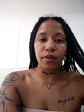 devi black13  online show from 10.21.25