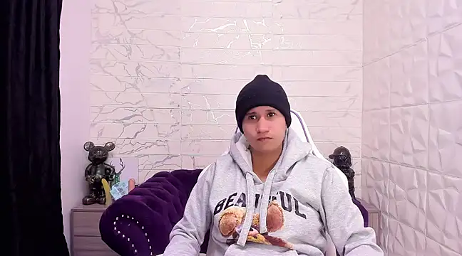 Im Milan Rs online show from 02.12.25