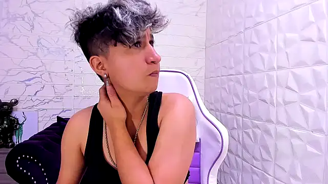 Im Milan Rs online show from 02.15.25