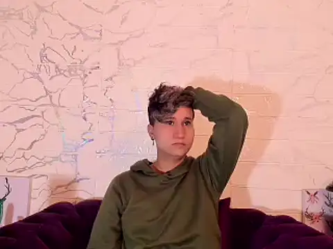 Im Milan Rs online show from 03.13.25