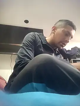 Snapshot of jeremiabello chatting on 02.05.26 jeremiabello online show from 02.05.26