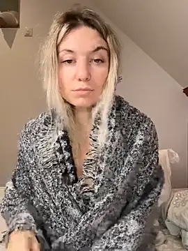 Snapshot of carlaaa chatting on 11.06.25 carlaaa online show from 11.06.25