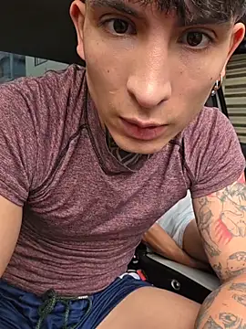 Snapshot of christangel_96_ chatting on 10.21.25 christangel 96  online show from 10.21.25