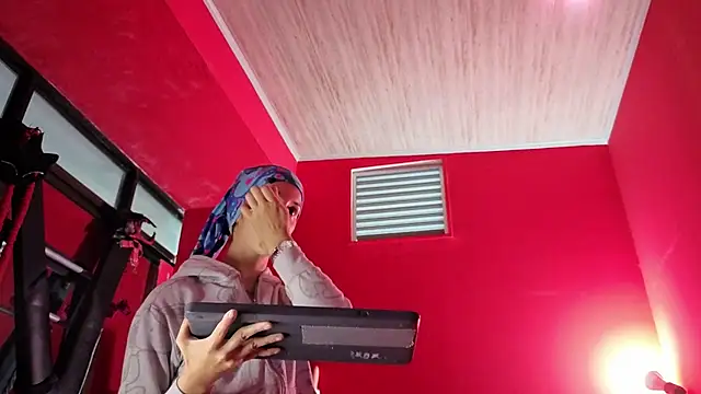 Ambar Roux  online show from 02.02.26