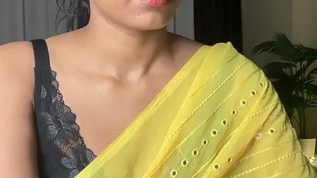 Snapshot of sexy_m23 chatting on 10.31.25 sexy m23 online show from 10.31.25