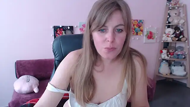 Hot Milady online show from 05.01.26