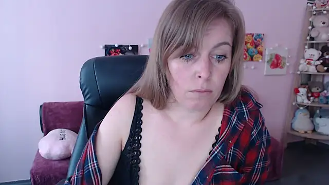 Hot Milady online show from 05.08.26