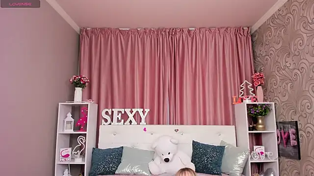 KattyPeachX online show from 02.07.25