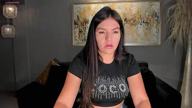Snapshot of ValeriaRoldanX chatting on 05.04.26 ValeriaRoldanX online show from 05.04.26
