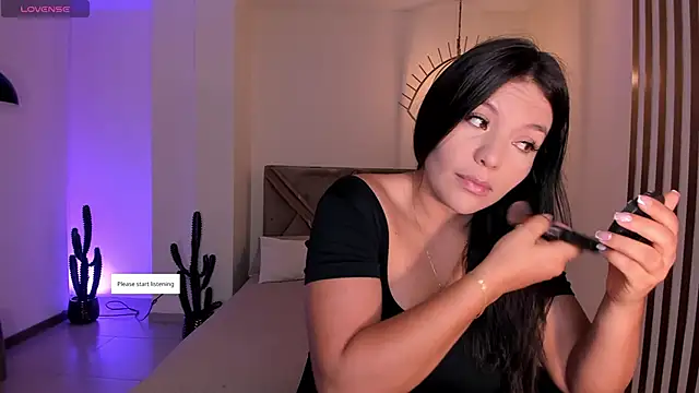 Snapshot of ValeriaRoldanX chatting on 05.10.26 ValeriaRoldanX online show from 05.10.26