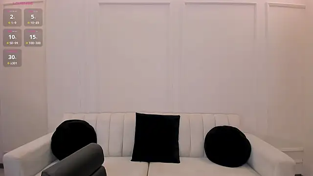 Snapshot of ValeriaRoldanX chatting on 06.16.26 ValeriaRoldanX online show from 06.16.26