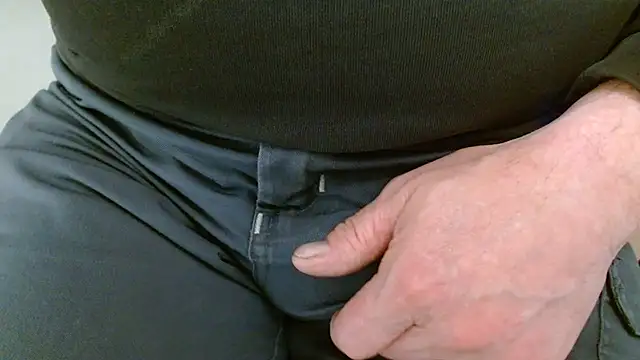 lovewalknaked online show from 11.22.25