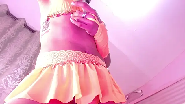 Snapshot of giselle_ocampo chatting on 02.05.25 giselle ocampo online show from 02.05.25