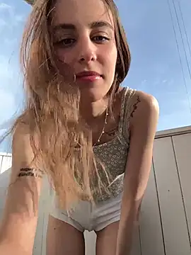 Snapshot of HellPeach chatting on 03.15.25 HellPeach online show from 03.15.25