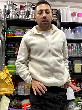 Snapshot of JuanZapata33 chatting on 10.23.25 JuanZapata33 online show from 10.23.25