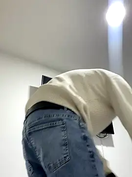 Snapshot of JuanZapata33 chatting on 12.16.25 JuanZapata33 online show from 12.16.25