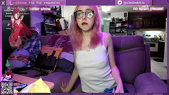 Snapshot of v3n0mb1t3z chatting on 11.05.25 v3n0mb1t3z online show from 11.05.25