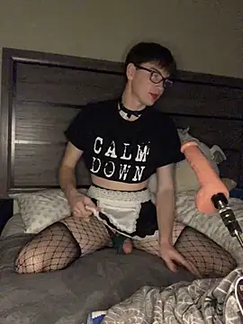 Snapshot of YourFavTwinkie chatting on 12.23.24 YourFavTwinkie online show from 12.23.24