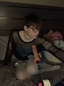 Snapshot of YourFavTwinkie chatting on 02.02.25 YourFavTwinkie online show from 02.02.25