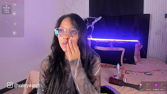 Snapshot of Valery_wang chatting on 10.07.25 Valery wang online show from 10.07.25