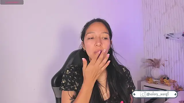 Snapshot of Valery_wang chatting on 10.28.25 Valery wang online show from 10.28.25