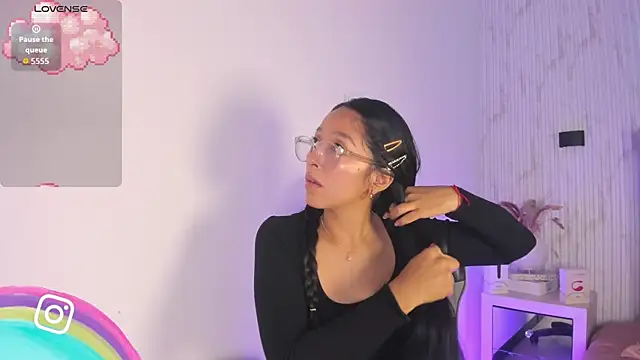 Snapshot of Valery_wang chatting on 11.04.25 Valery wang online show from 11.04.25