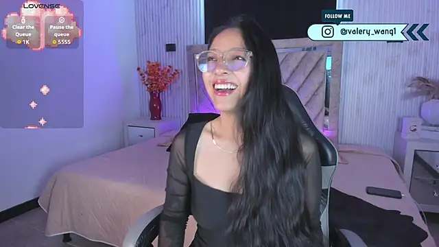 Snapshot of Valery_wang chatting on 11.17.25 Valery wang online show from 11.17.25