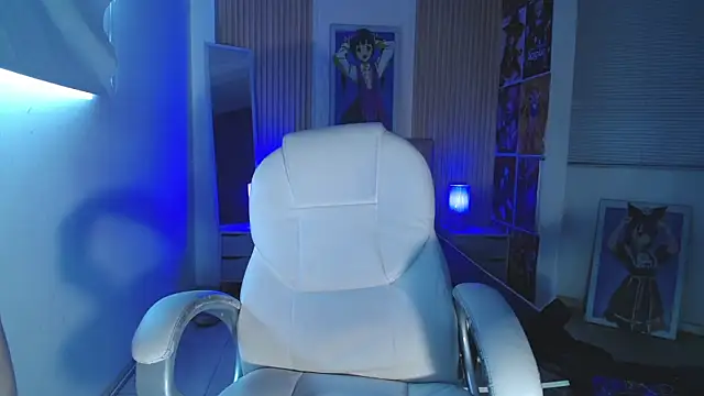 Snapshot of kittyhouse_hs chatting on 12.02.25 kittyhouse hs online show from 12.02.25