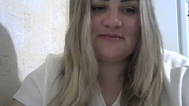 Snapshot of Honeydew-Waves chatting on 07.06.26 Honeydew-Waves online show from 07.06.26