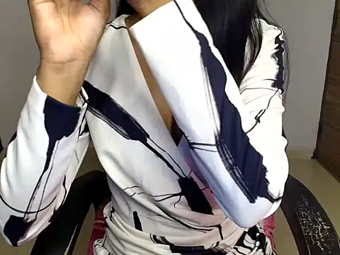 Snapshot of CUTE_princess_143 chatting on 01.19.26 CUTE princess 143 online show from 01.19.26