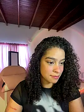 Snapshot of Arteatenea__ chatting on 11.22.25 Arteatenea online show from 11.22.25