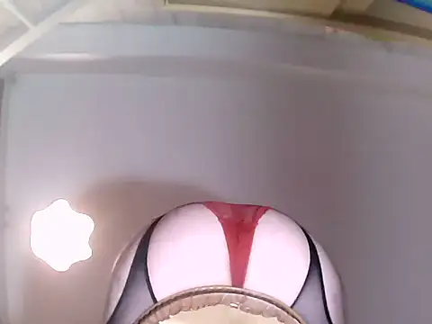 Snapshot of culalimer chatting on 12.16.25 culalimer online show from 12.16.25