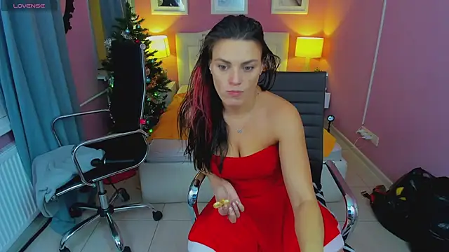 Snapshot of EricaAndPenelopa chatting on 12.28.24 EricaAndPenelopa online show from 12.28.24