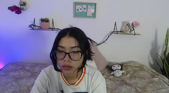 Snapshot of AmberJeong chatting on 01.09.25 AmberJeong online show from 01.09.25