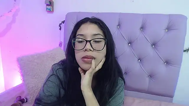 Snapshot of AmberJeong chatting on 01.26.25 AmberJeong online show from 01.26.25