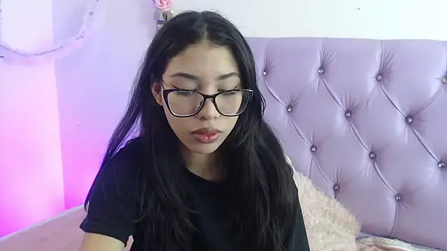 Snapshot of AmberJeong chatting on 01.26.25 AmberJeong online show from 01.26.25