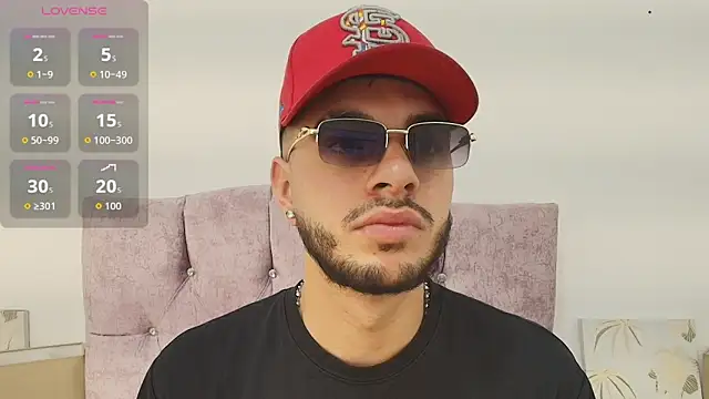 Snapshot of Amadeo_Wild chatting on 10.31.25 Amadeo Wild online show from 10.31.25