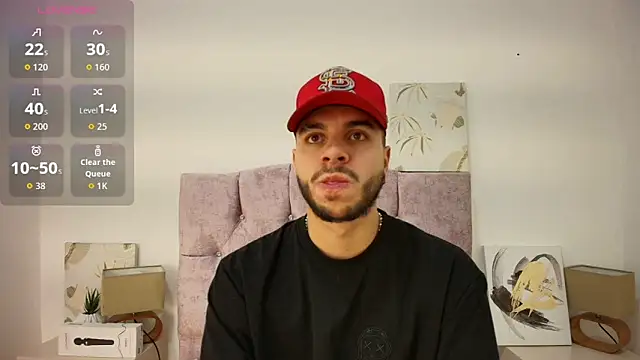 Snapshot of Amadeo_Wild chatting on 11.11.25 Amadeo Wild online show from 11.11.25