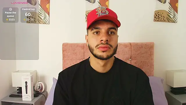 Snapshot of Amadeo_Wild chatting on 11.16.25 Amadeo Wild online show from 11.16.25