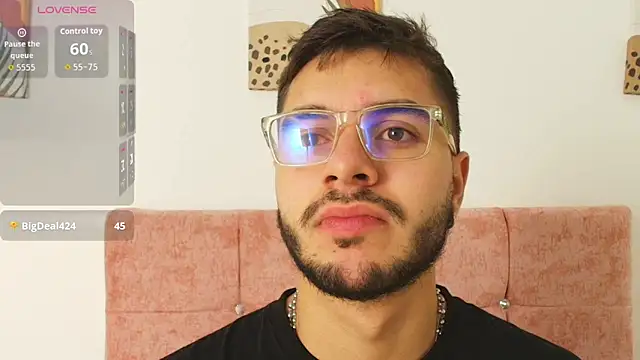 Snapshot of Amadeo_Wild chatting on 11.17.25 Amadeo Wild online show from 11.17.25