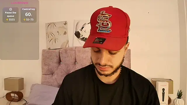 Snapshot of Amadeo_Wild chatting on 12.20.25 Amadeo Wild online show from 12.20.25